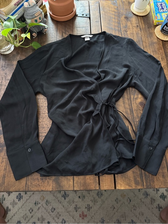 H&M Tops - Sz Med H&M Black Long Sleeve Wrap Blouse
